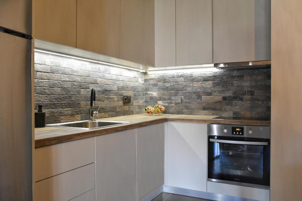Pepromeno Luxury Apartment In The City Center كالاماتا المظهر الخارجي الصورة